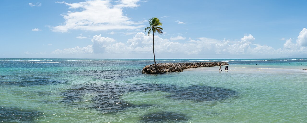 Plage du Bourg de Sainte-Anne en Guadeloupe